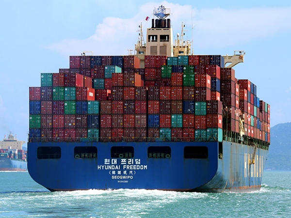 Alza de 6,7% en volúmenes globales de transporte marítimo de contenedores durante el primer semestre