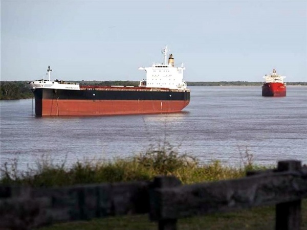 Argentina se enfoca en bajar sus costos para mejorar el transporte marítimo y fluvial