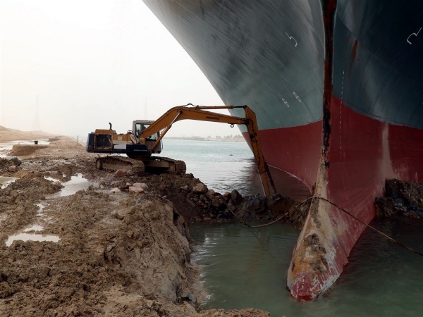 Canal de Suez: Sector de reaseguros podría perder hasta US$100 millones por bloqueo de la vía
