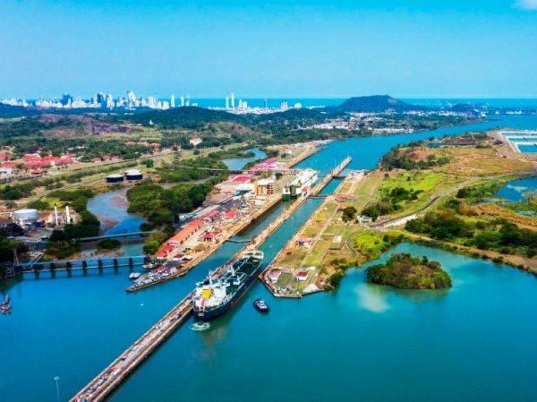 Canal de Panamá comienza transición para lograr la descarbonización total de sus operaciones …